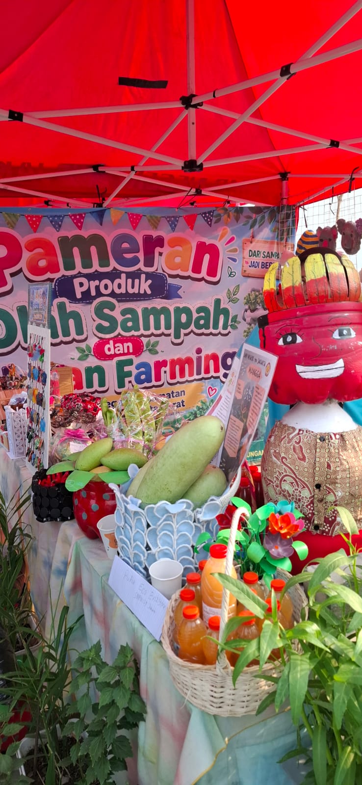Sudin Pendidikan Wilayah 1 Jakarta Barat Gelar Senam Bersama, Pameran Hasil Pilah Sampah & Urban Farming, Sekaligus Penanaman Pohon