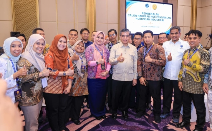 Menaker: Hakim Ad Hoc PHI Jaga Kepastian Hukum